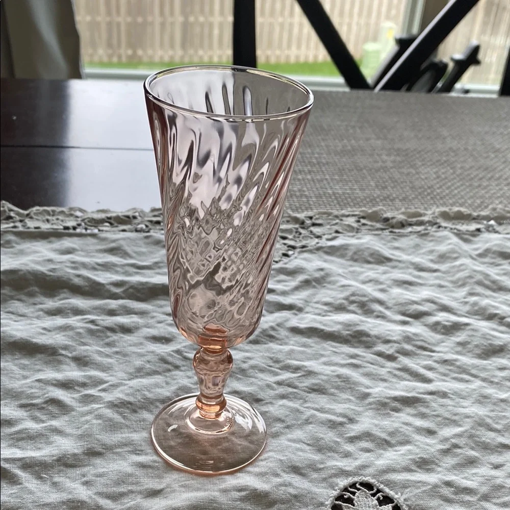 Vintage Luminarc/Arcoroc “Rosaline” Pink Swirl Champagne Flute!